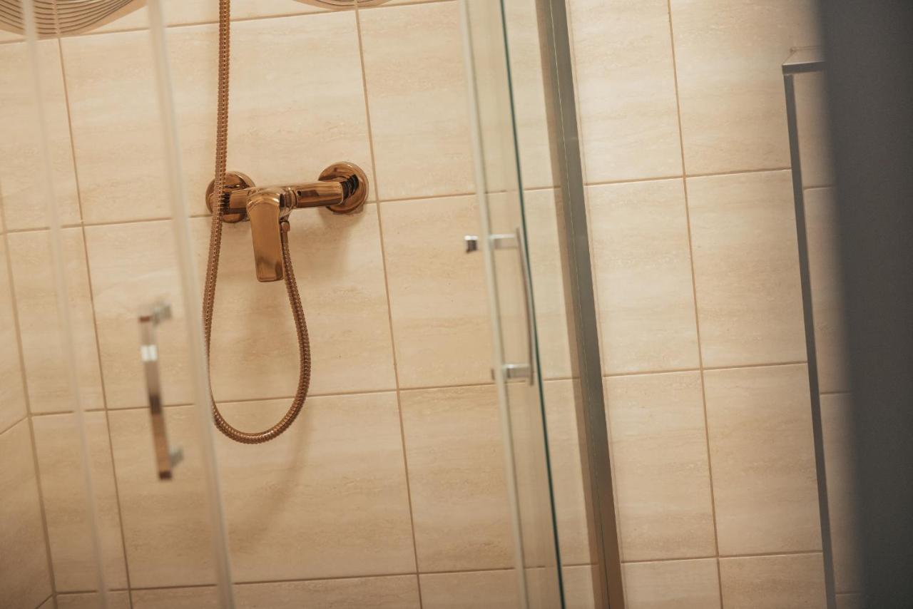 Apartamenty Grand Tatry - Sauna I Jacuzzi Wliczone W Cene Pobytu - 10 Minut Pieszo Od Term Bania Bialka Tatrzanska Exterior foto